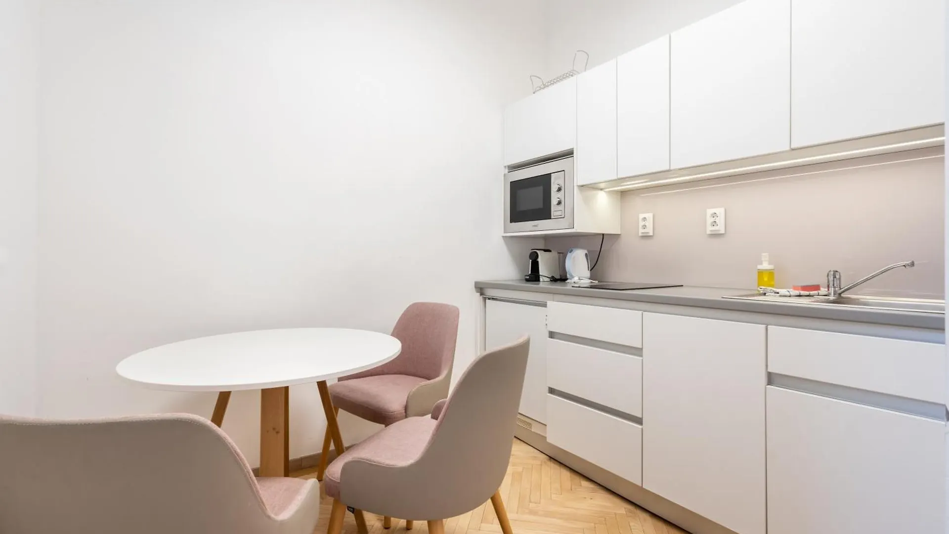 Klauzal City Garden Apartments - 2-Bedroom K24 Budapest Ungern