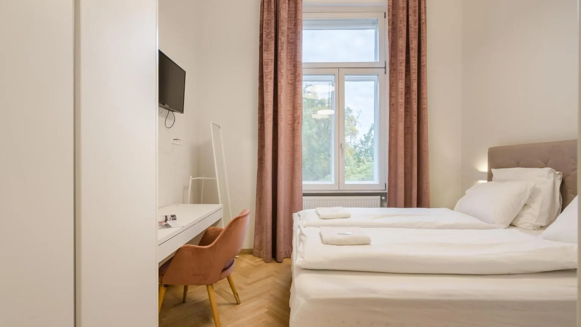 Klauzal City Garden Apartments - 2-Bedroom K24 Budapest Ungern