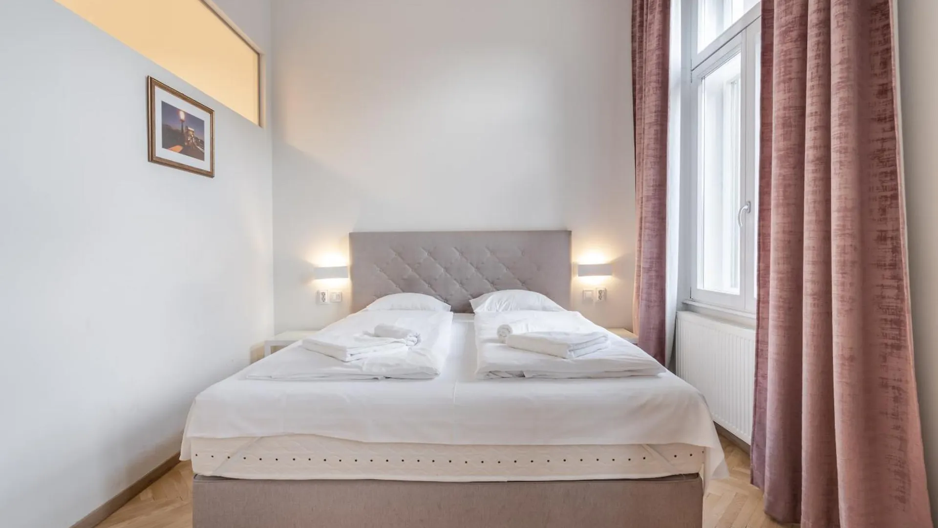 Klauzal City Garden Apartments - 2-Bedroom K24 Budapest